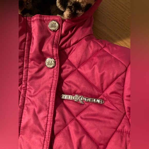 Girls coat pink and hardly used, super comfy. Hoodie. Size 4/5 - Picture 5 of 17